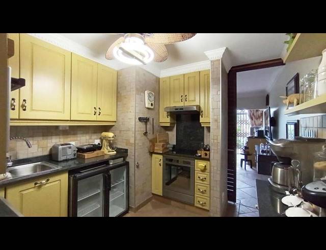 1 BEDROOM APARTMENT FOR SALE IN UMHLANGA ROCKS